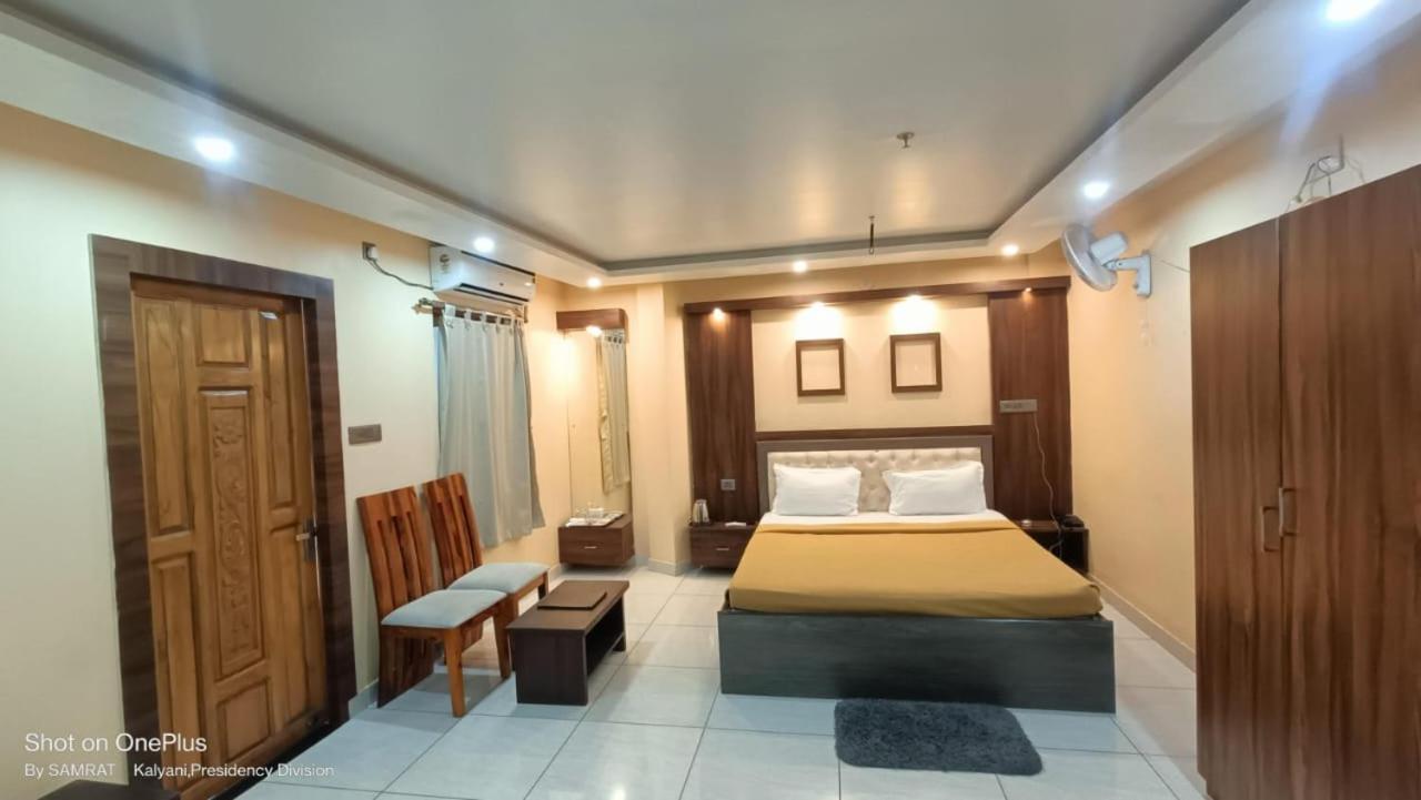 Trisplanet Hotel Kalyani Kültér fotó