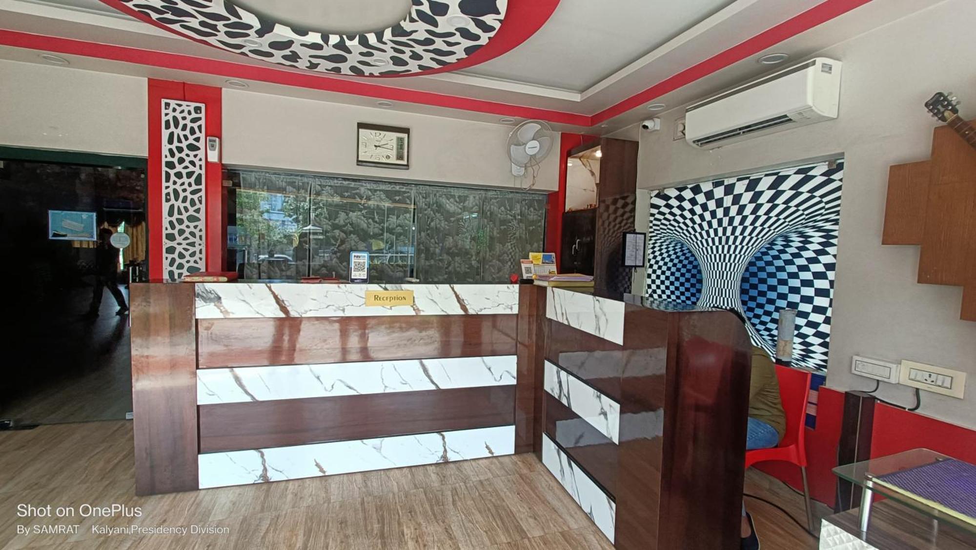 Trisplanet Hotel Kalyani Kültér fotó