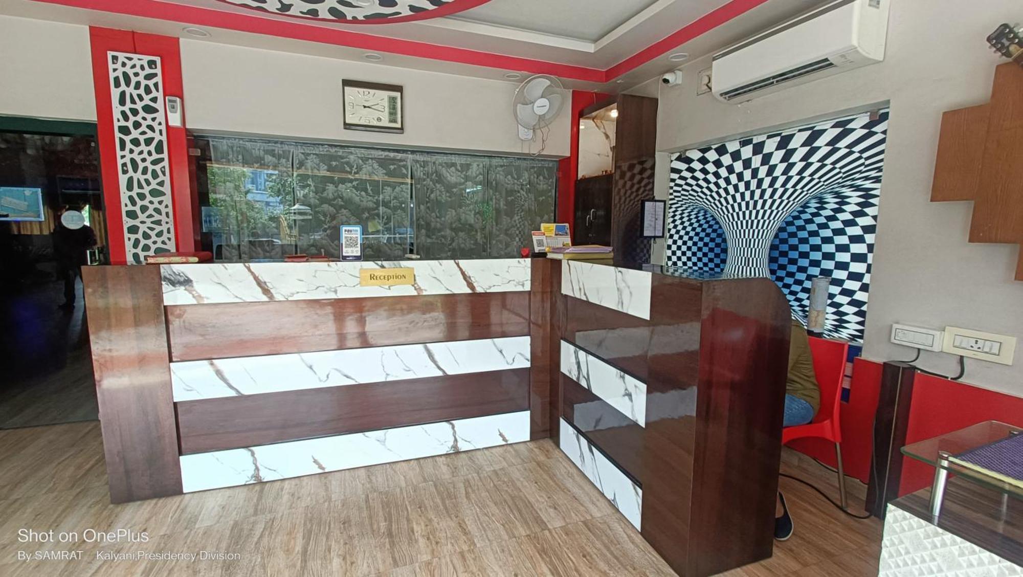 Trisplanet Hotel Kalyani Kültér fotó